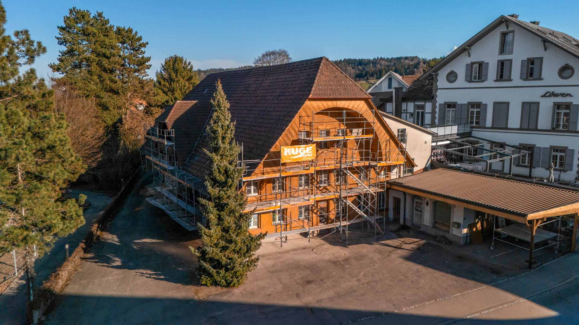 Gerüst an einem Wohnhaus in Bern – Foto: KUGE Bau AG